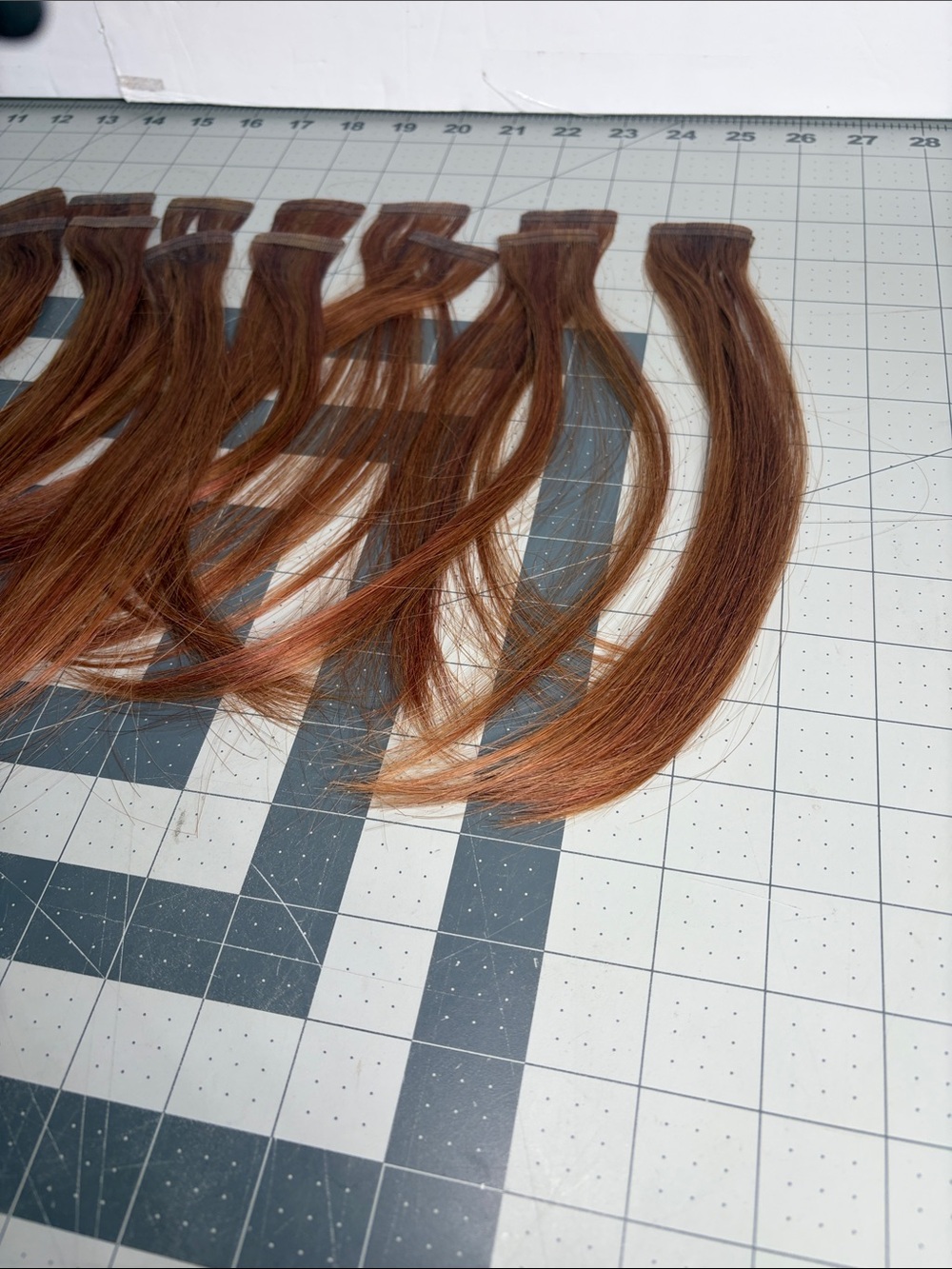 Human Hair Tape In Extensions 12-13” Auburn Copper Brown Pre-Owned 20 pieces - Picture 8 of 9